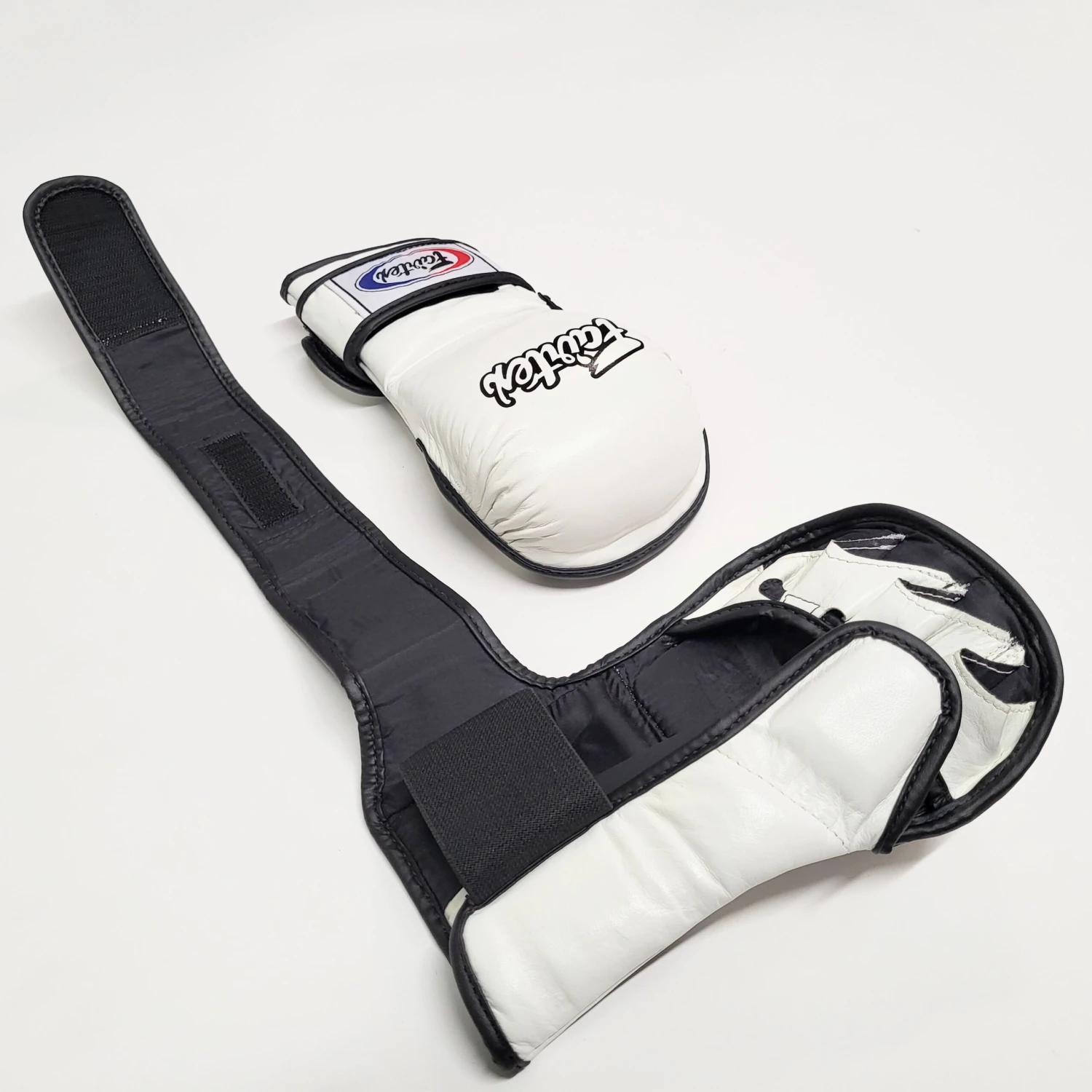 Fairtex FGV15 MMA Sparring Hybrid Gloves White - Image 3